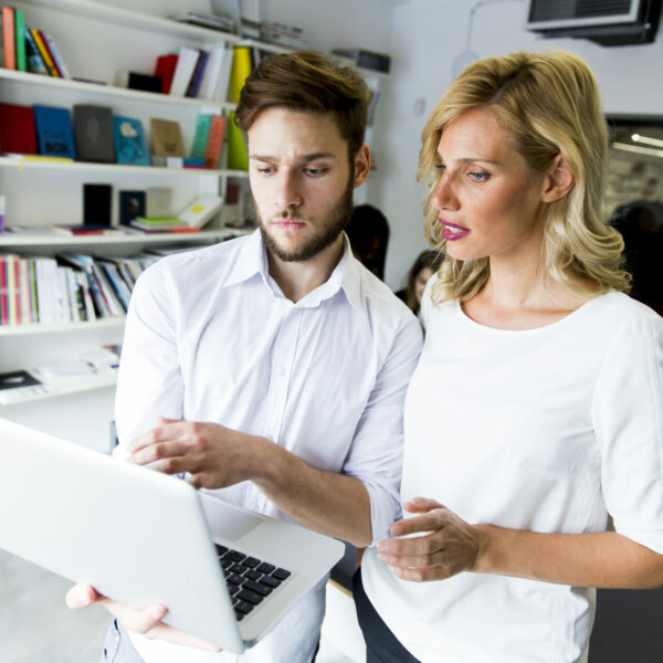 5 sposobów na inteligentniejszą pracę zespołu sprzedaży B2B z SugarCRM