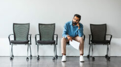 Ukryte koszty bezczynności: Dlaczego nie możesz sobie pozwolić na czekanie z CRM?